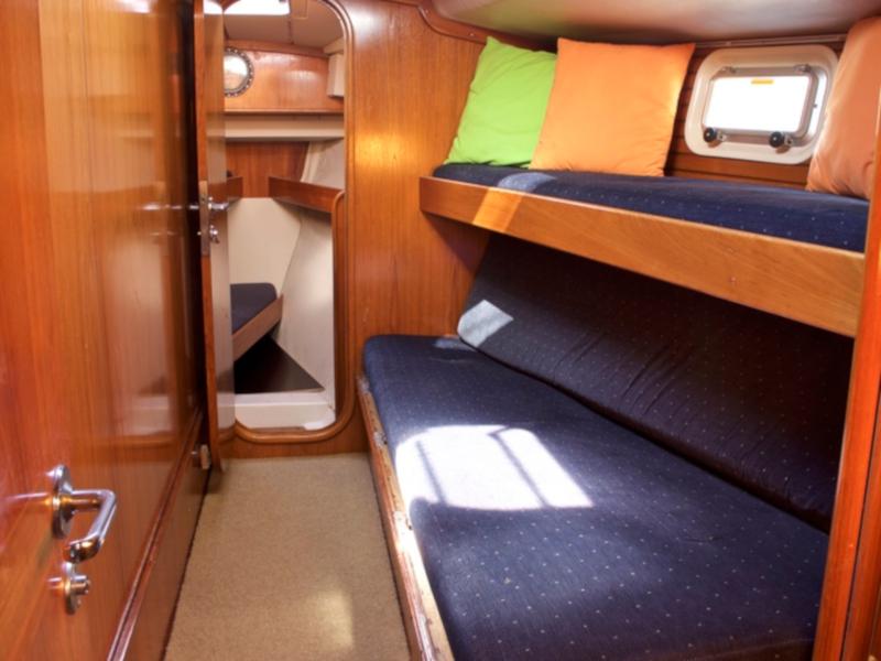 Book yachts online - sailboat - Beneteau Oceanis 500 - Lua - rent