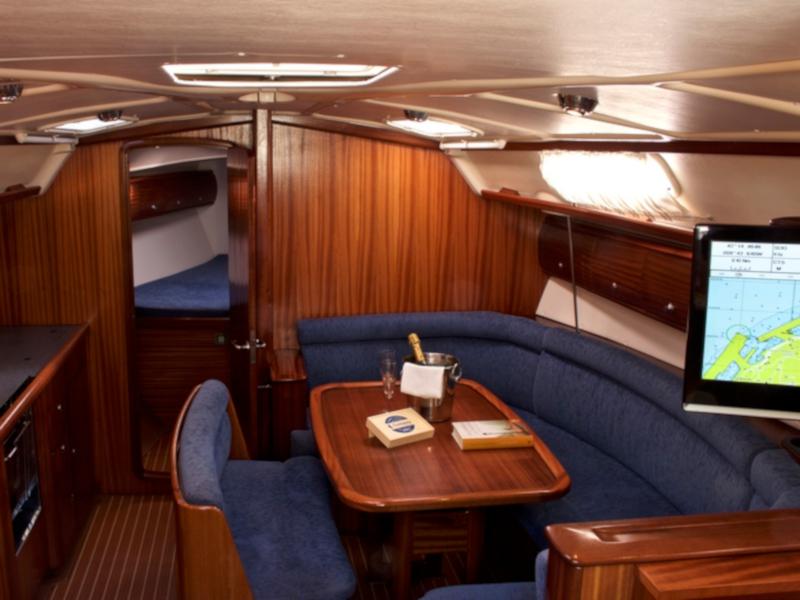 Book yachts online - sailboat - Bavaria 38 - Pillabans - rent