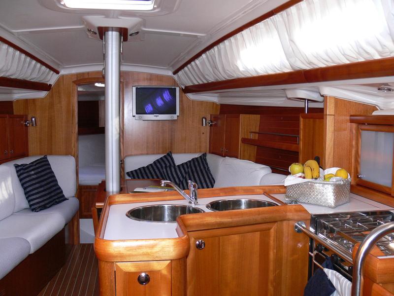 Book yachts online - sailboat - Elan Performance 37 - Sailway Uno - rent