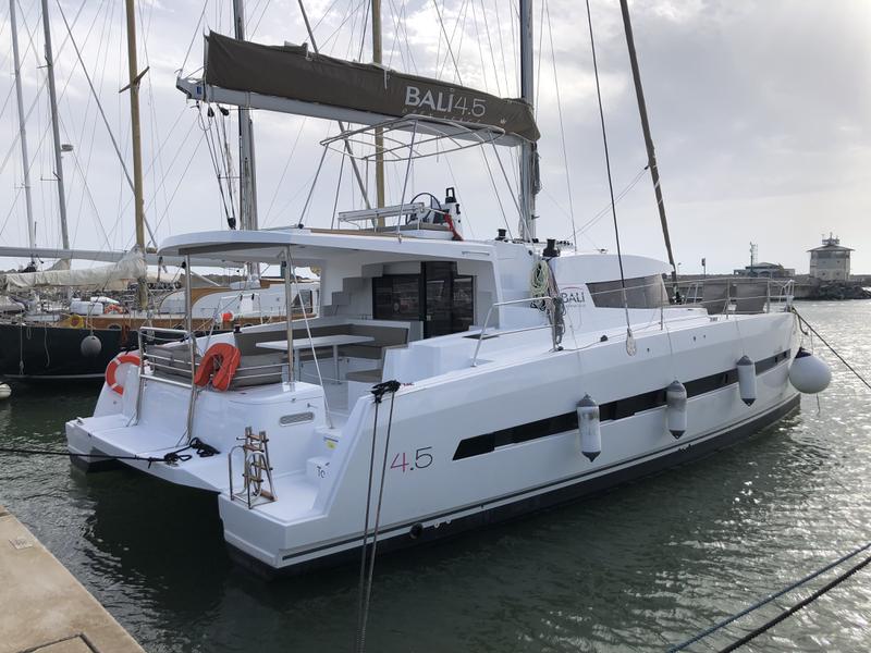 Book yachts online - catamaran - Bali 4.5 Salina - Salina - rent