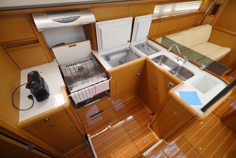 Book yachts online - sailboat - Jeanneau 57 - Summerdream - rent