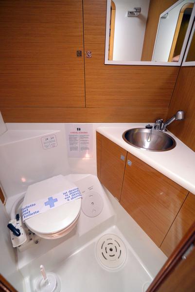 Book yachts online - sailboat - Jeanneau 53 - Sugar Baby - rent