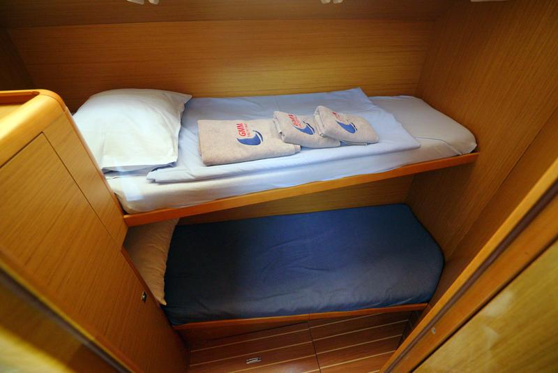 Book yachts online - sailboat - Jeanneau 53 - Sugar Baby - rent