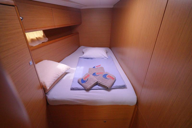 Book yachts online - sailboat - Jeanneau 53 - Sugar Baby - rent