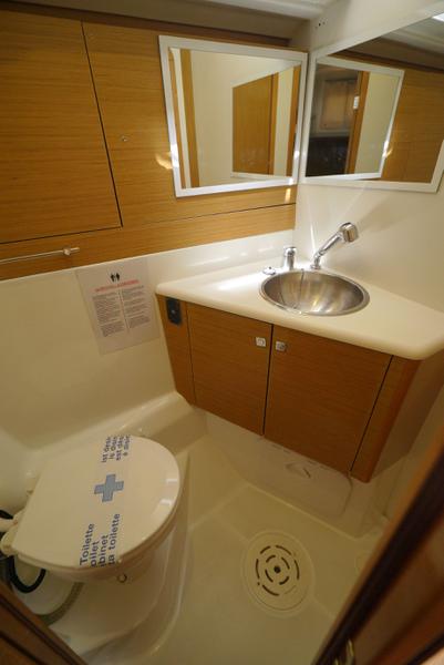 Book yachts online - sailboat - Jeanneau 53 - Sugar Baby - rent