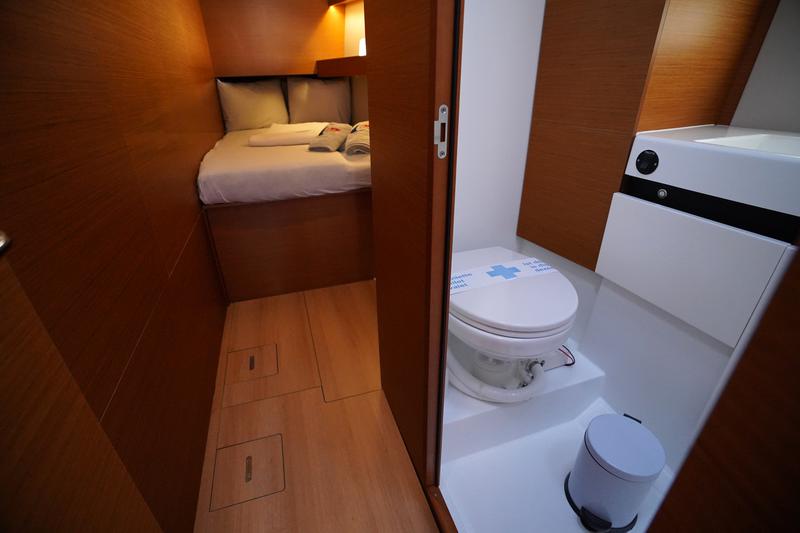 Book yachts online - sailboat - Sun Odyssey 490 - Red Marlin - rent