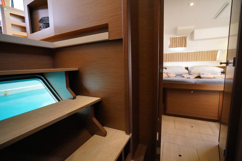 Book yachts online - catamaran - Lagoon 42 - Little Dream - rent