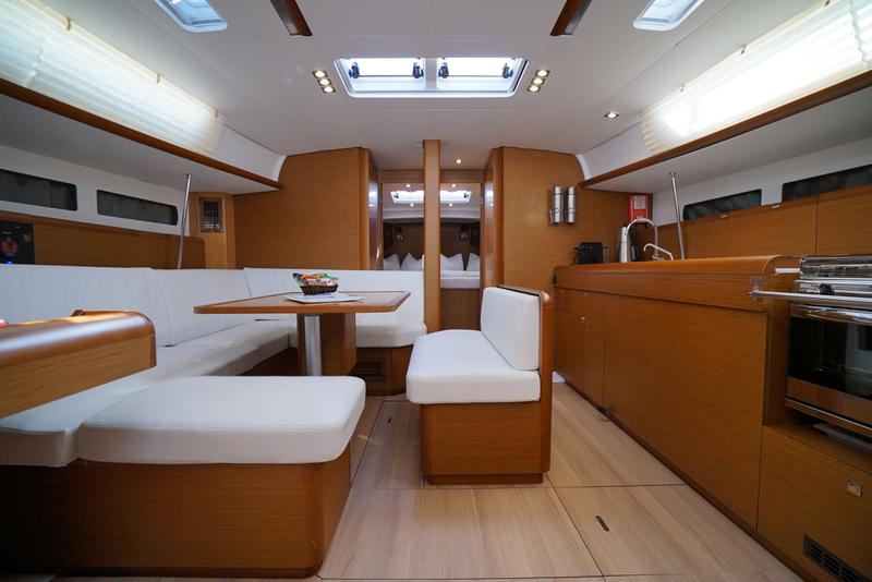 Book yachts online - sailboat - Sun Odyssey 479 - Capricorn - rent