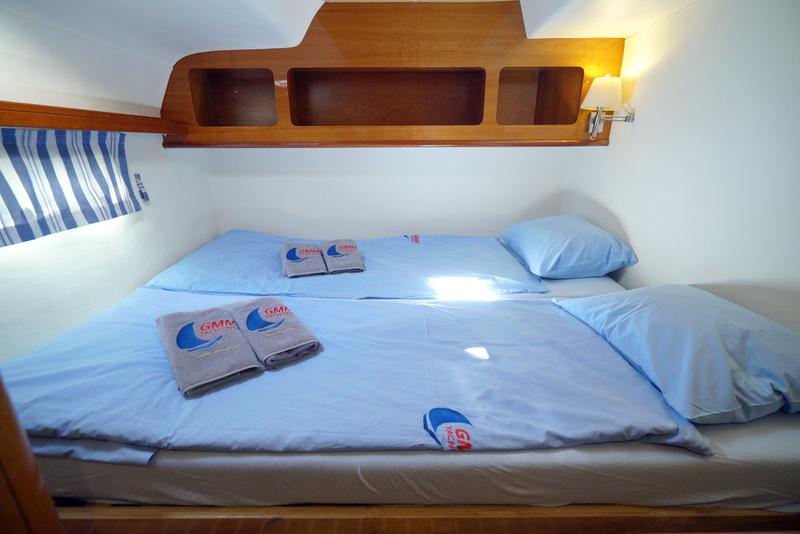 Book yachts online - catamaran - Privilege 465 - Emotion - rent