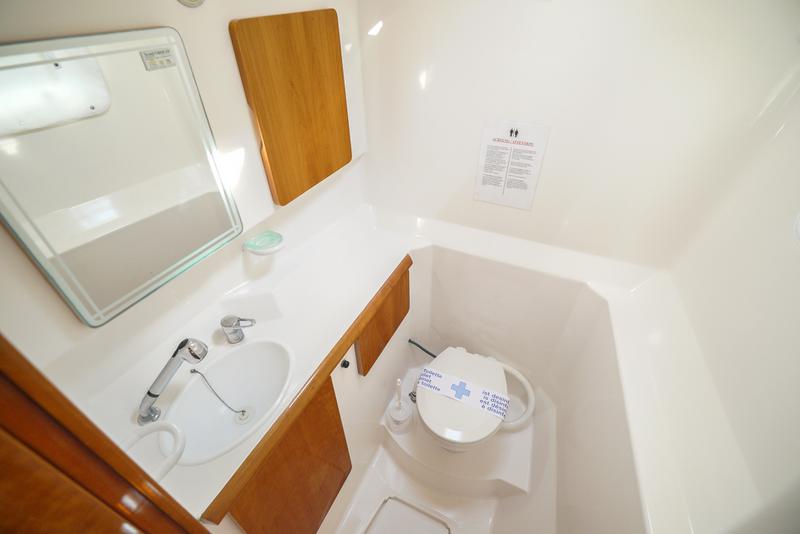 Book yachts online - catamaran - Privilege 465 - Emotion - rent