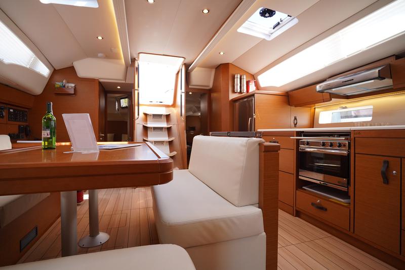 Book yachts online - sailboat - Jeanneau 54 - Cappuccino Due - rent