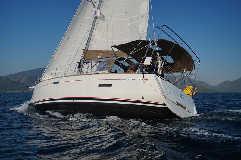 Book yachts online - sailboat - Sun Odyssey 389 - Gin Fizz - rent