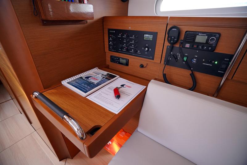 Book yachts online - sailboat - Sun Odyssey 389 - Gin Fizz - rent