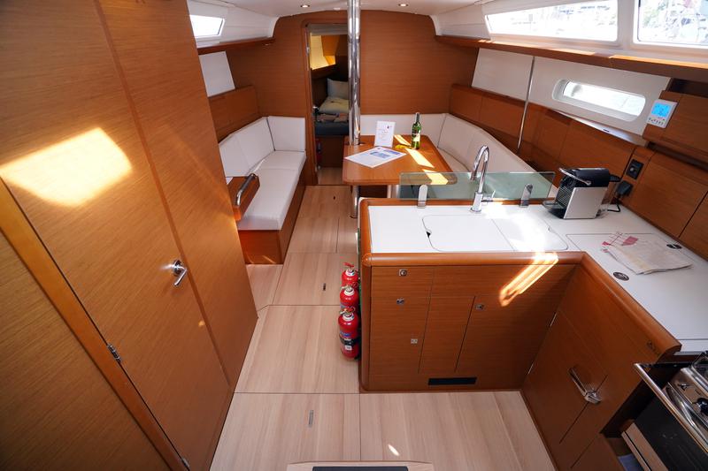 Book yachts online - sailboat - Sun Odyssey 389 - Gin Fizz - rent