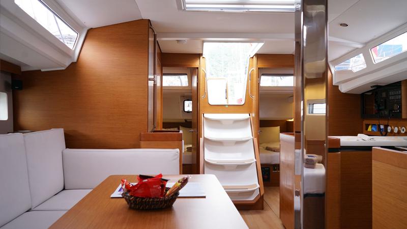 Book yachts online - sailboat - Sun Odyssey 440 - 3 Cabins - White Marlin - rent