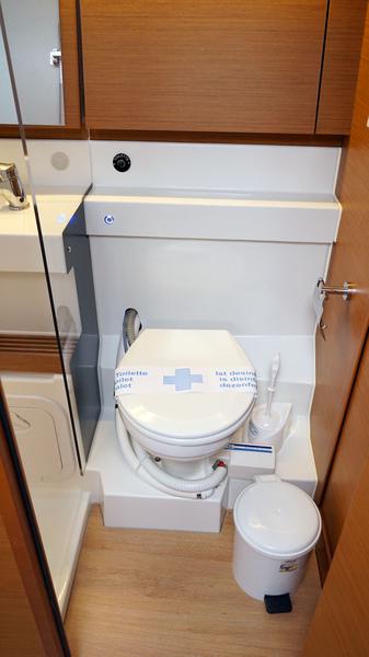 Book yachts online - sailboat - Sun Odyssey 440 - 3 Cabins - White Marlin - rent