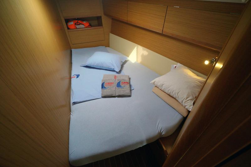 Book yachts online - sailboat - Sun Odyssey 49i - Habanera - rent