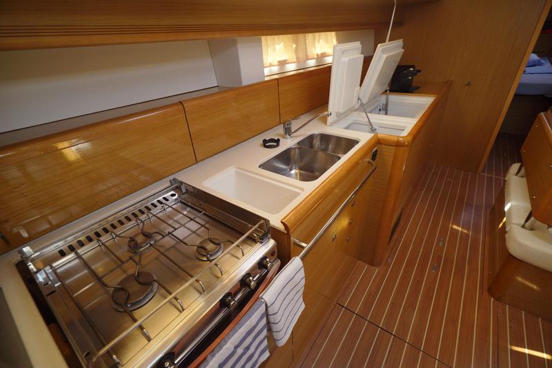 Book yachts online - sailboat - Sun Odyssey 49i - Habanera - rent