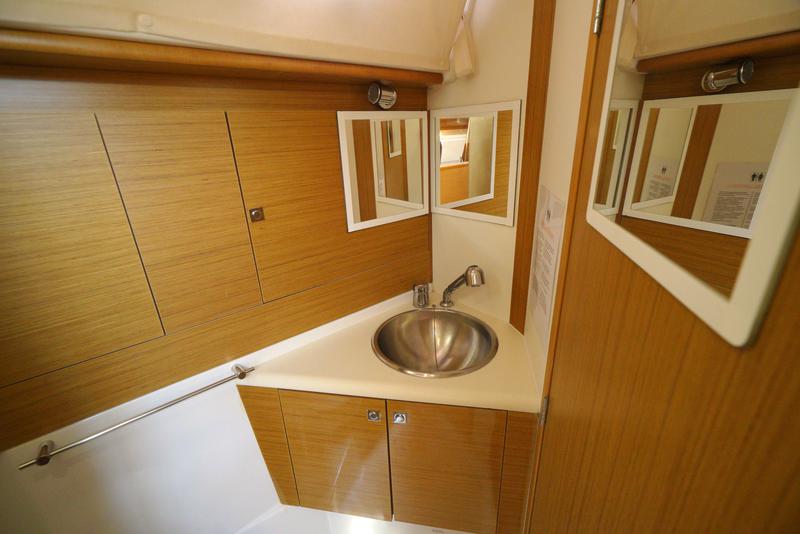 Book yachts online - sailboat - Sun Odyssey 49i - Habanera - rent