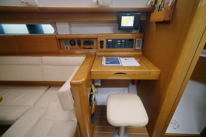 Book yachts online - sailboat - Sun Odyssey 44 i - Night &amp; Day - rent