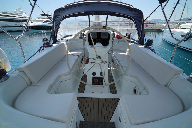 Book yachts online - sailboat - Bavaria 42 - Mauritius - rent