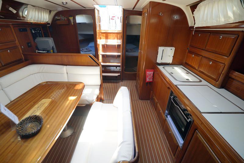 Book yachts online - sailboat - Bavaria 42 - Mauritius - rent