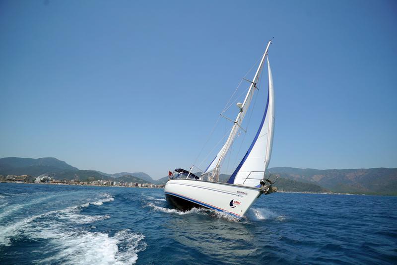 Book yachts online - sailboat - Bavaria 42 - Mauritius - rent