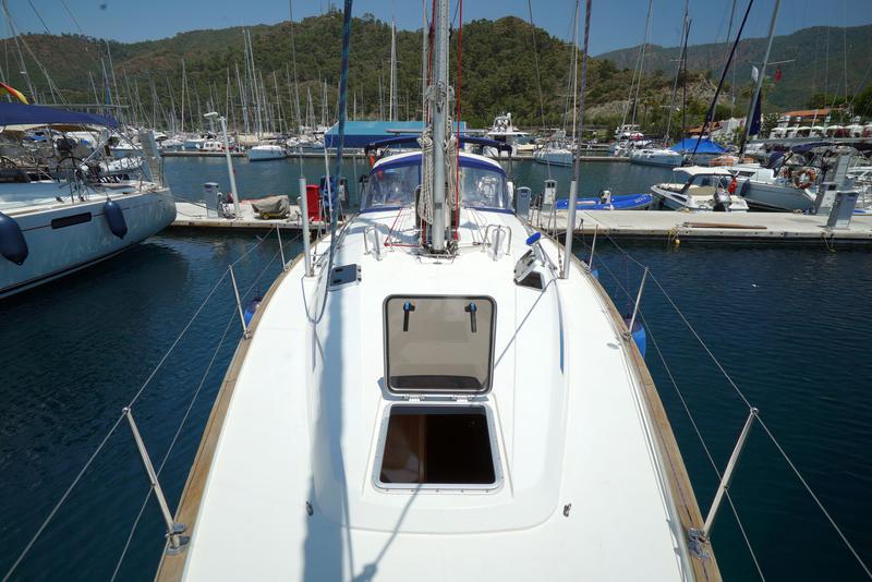 Book yachts online - sailboat - Bavaria 42 - Mauritius - rent