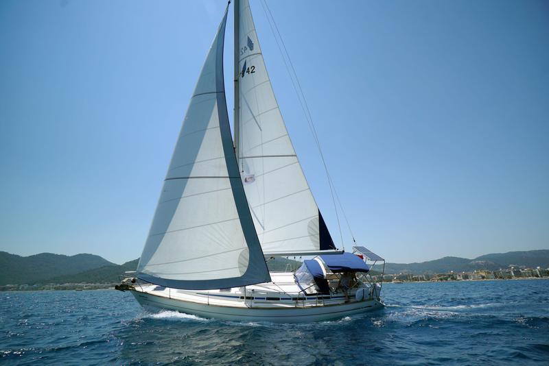 Book yachts online - sailboat - Bavaria 42 - Mauritius - rent