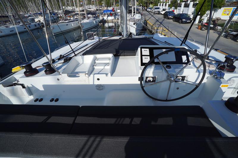 Book yachts online - catamaran - Lagoon 450F - Big Dream - rent