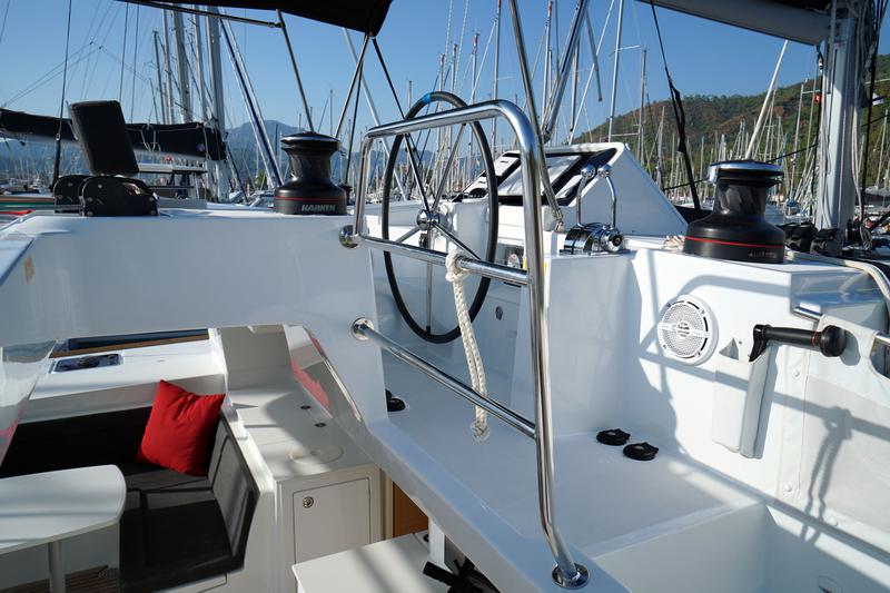 Book yachts online - catamaran - Lagoon 450F - Big Dream - rent