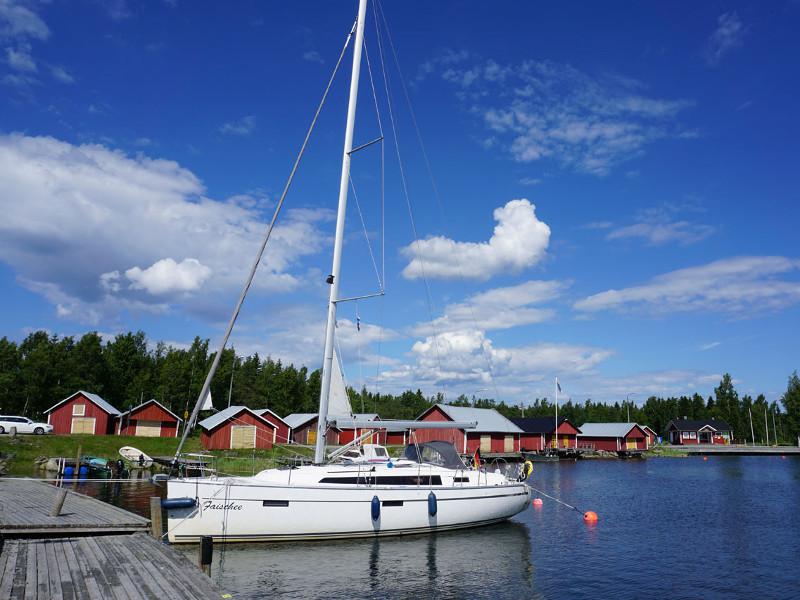 Book yachts online - sailboat - Bavaria Cruiser 37 - Faischee - rent