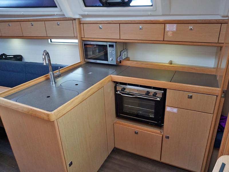 Book yachts online - sailboat - Bavaria Cruiser 37 - Faischee - rent