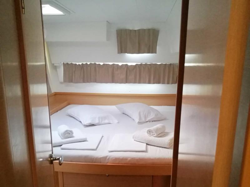 Book yachts online - catamaran - Lagoon 42 - Fantasea - rent