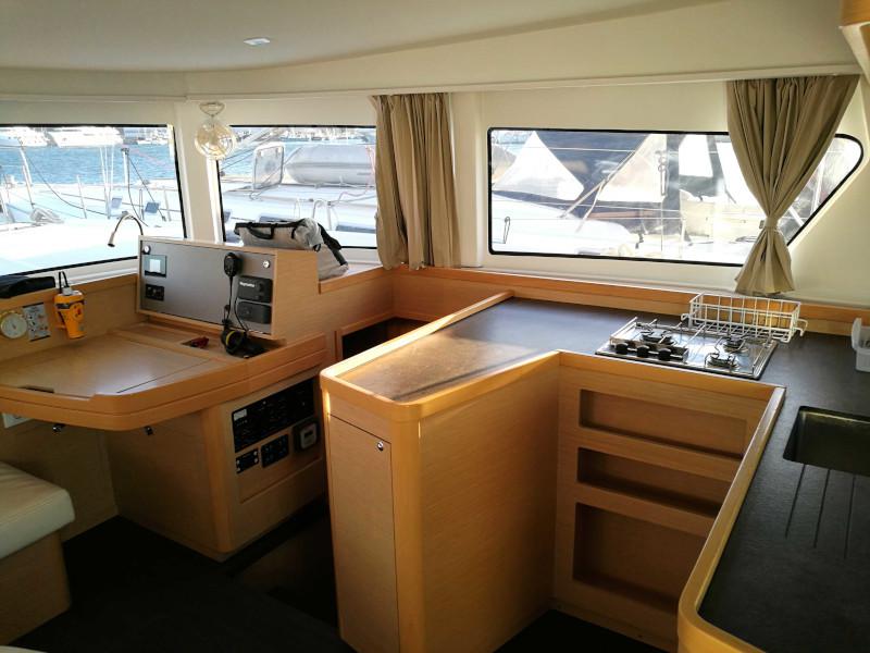 Book yachts online - catamaran - Lagoon 42 - Fantasea - rent