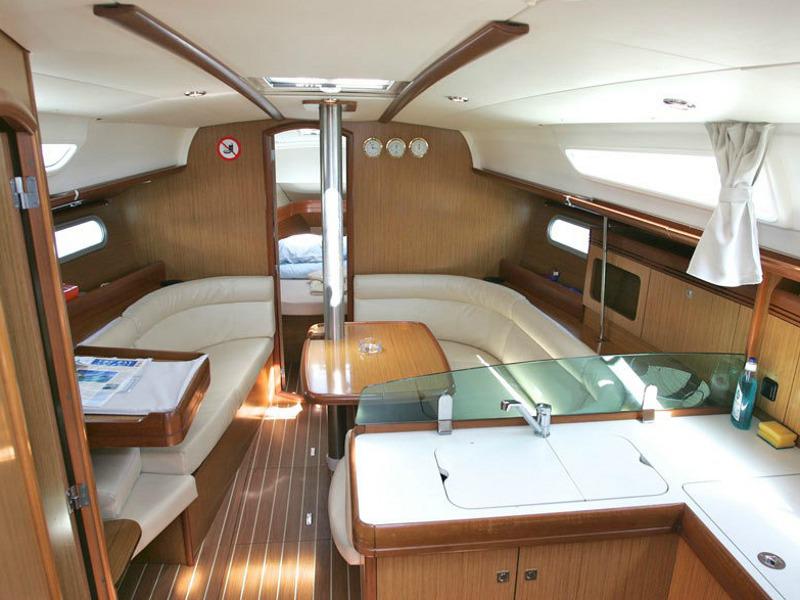 Book yachts online - sailboat - Sun Odyssey 36i - Nadejda - rent