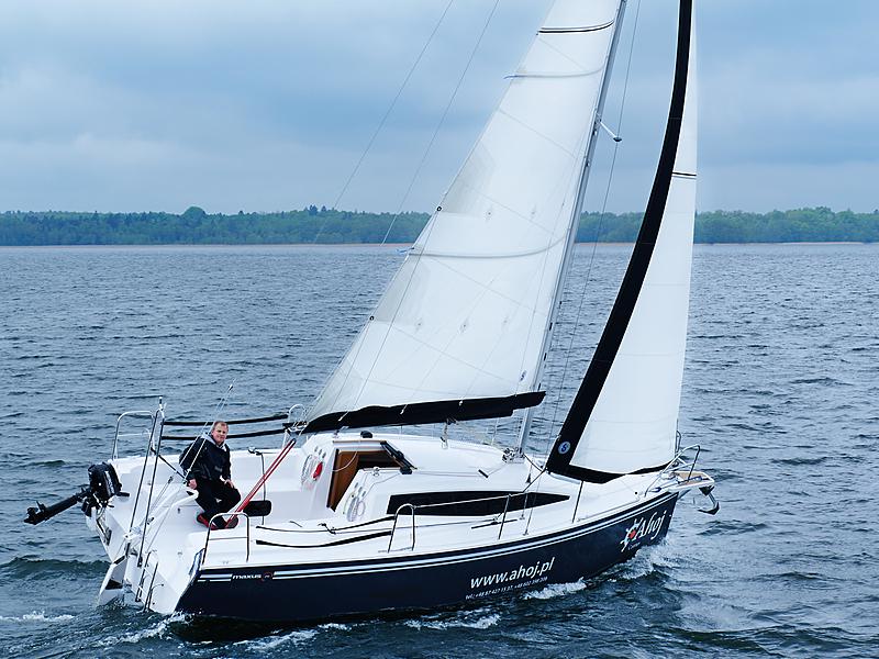 Book yachts online - sailboat - Maxus 26 Prestige 7/2 - VELA - rent