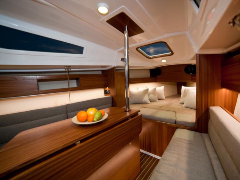 Book yachts online - sailboat - Maxus 26 Prestige 8/1 - SARPENS - rent