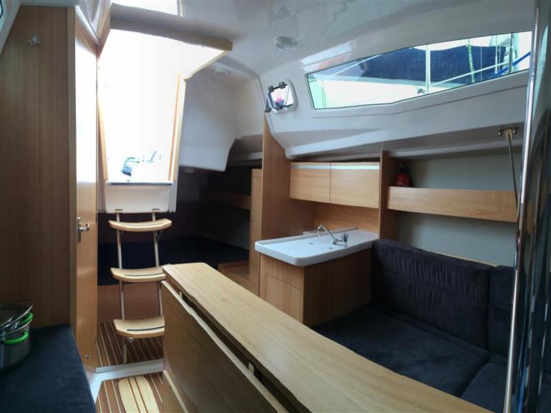 Book yachts online - sailboat - Maxus 26 Prestige 8/1 - SARPENS - rent