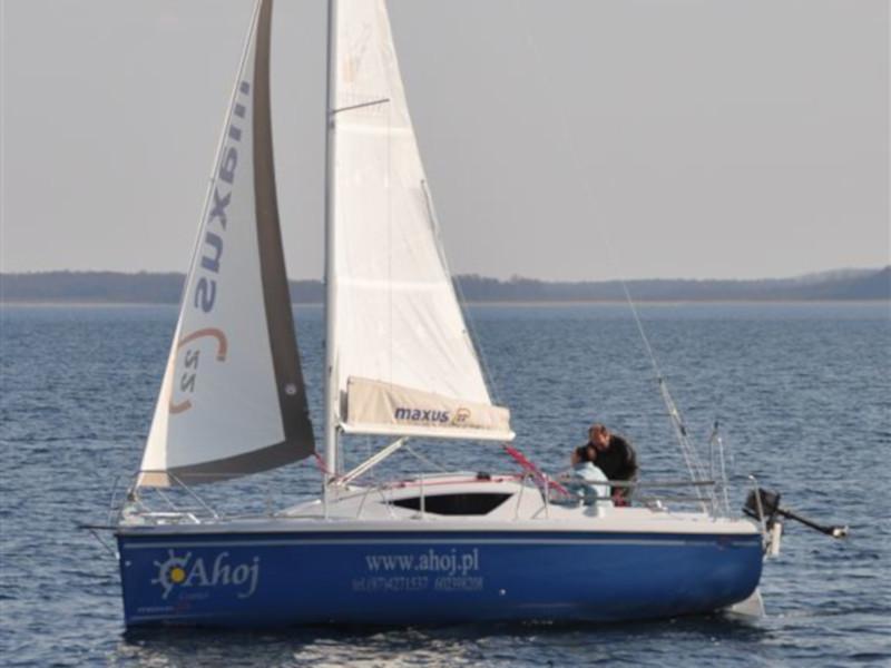 Book yachts online - sailboat - Maxus 22 Prestige - KEFISO - rent