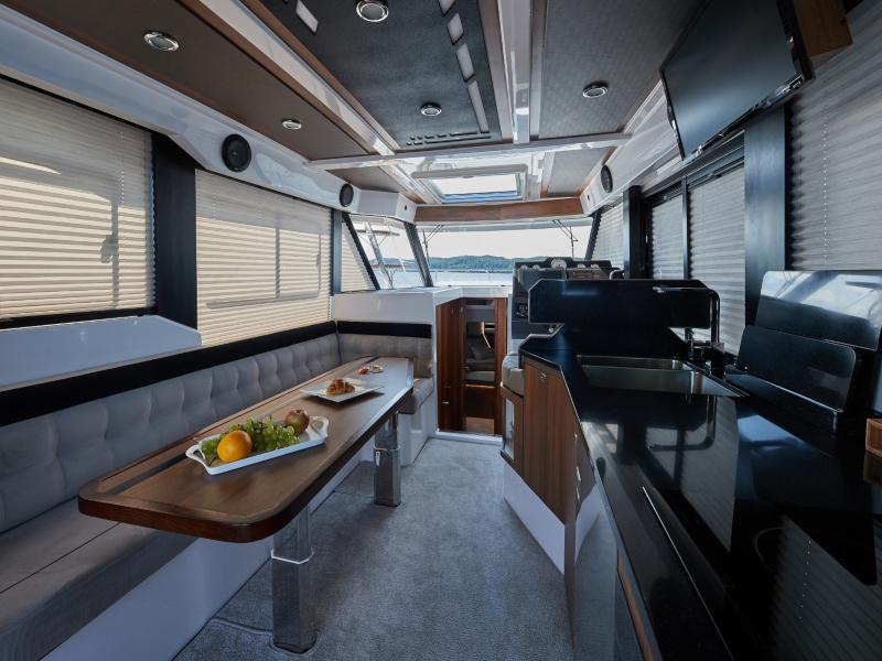 Book yachts online - motorboat - Northman 1200 - MARINA - rent