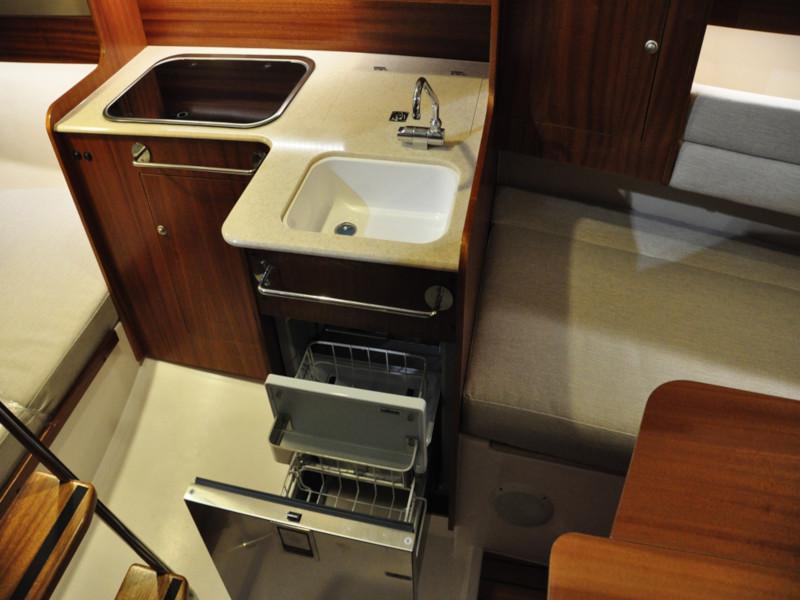 Book yachts online - sailboat - Maxus evo 24 Prestige - MONSOON - rent