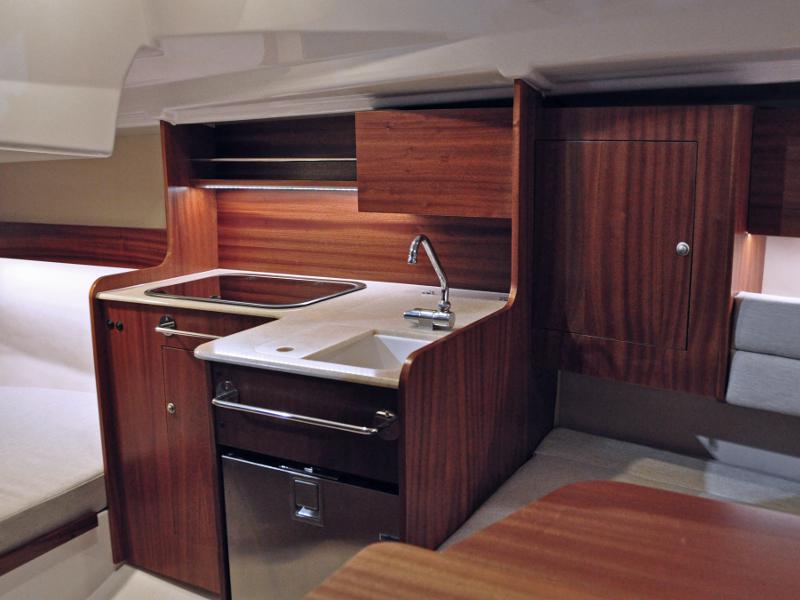 Book yachts online - sailboat - Maxus 26 Prestige - OZYRYS - rent