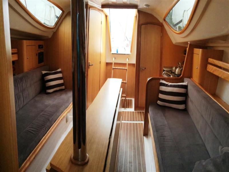 Book yachts online - sailboat - Maxus 28 Standard - SKIROS - rent