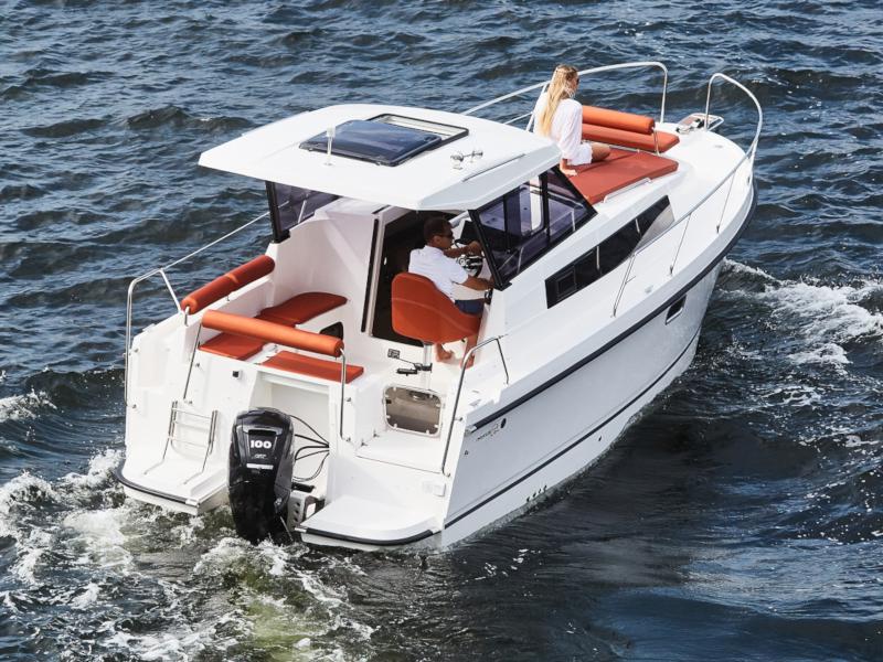 Book yachts online - motorboat - Nexus Revo 870 Prestige +/1cab - SOL - rent