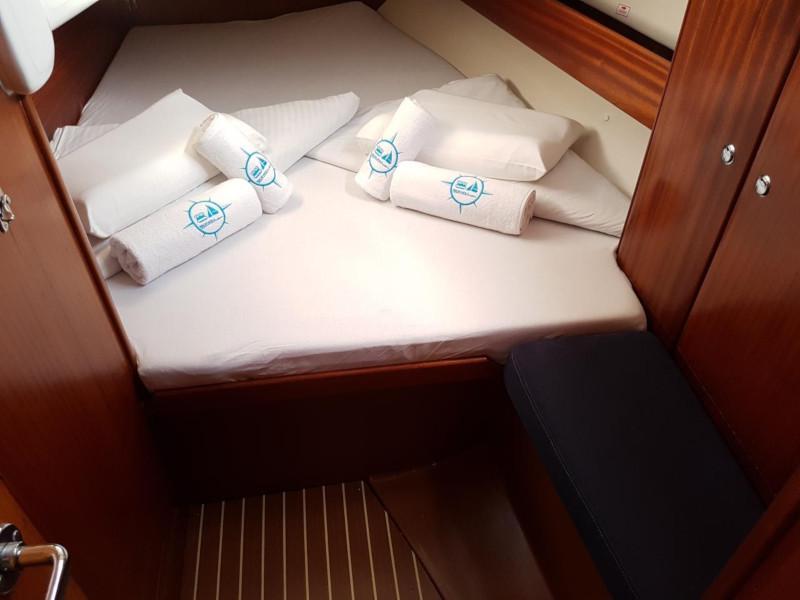 Book yachts online - sailboat - Bavaria 44 - Flipper I - rent