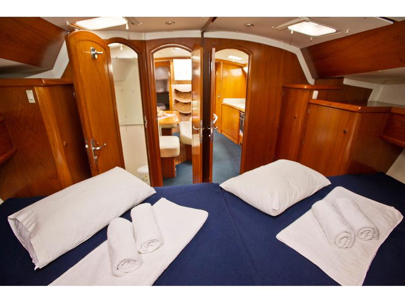 Book yachts online - sailboat - Sun Odyssey 45.2 - Iole - rent
