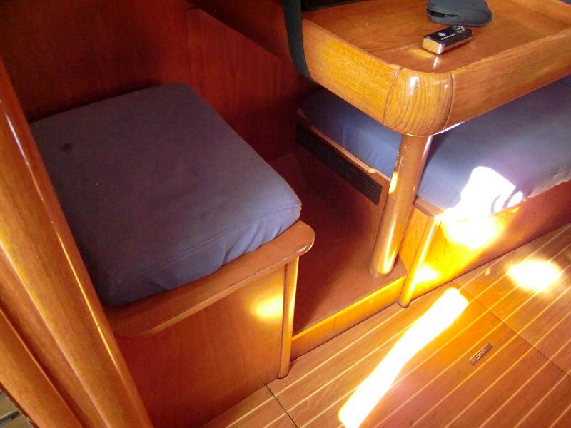 Book yachts online - sailboat - Sun Odyssey 37 - ADELANTE - rent