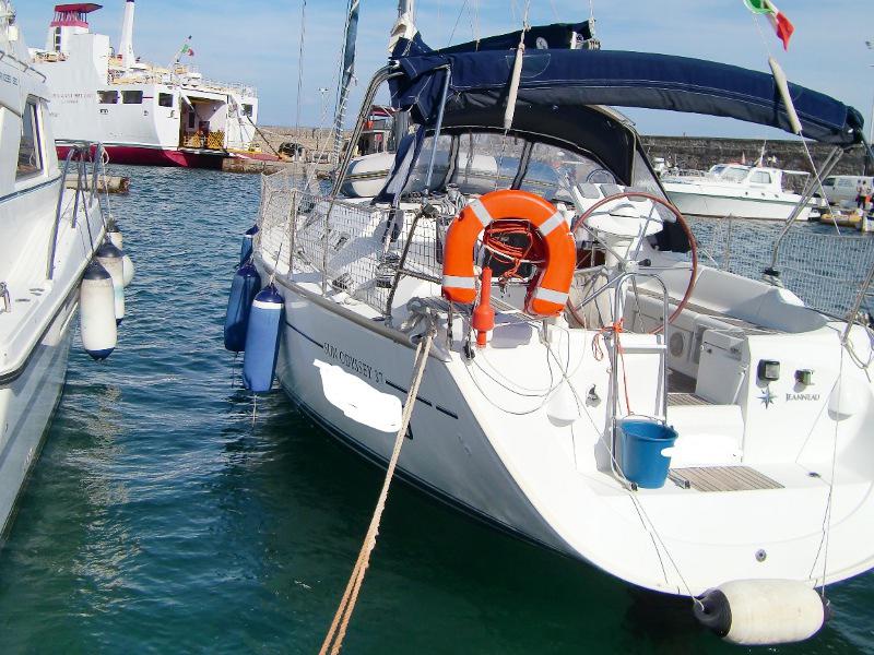 Book yachts online - sailboat - Sun Odyssey 37 - ADELANTE - rent