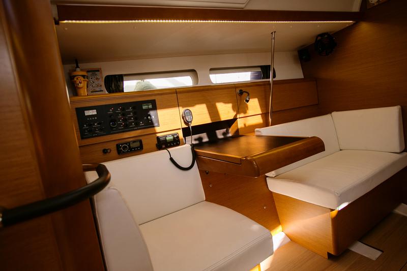 Book yachts online - sailboat - Sun Odyssey 449 - Charlie - rent